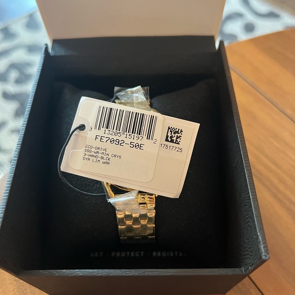 NWT!! Citizen Gold-Tone Watch with Black Dial - Picture 3 of 4